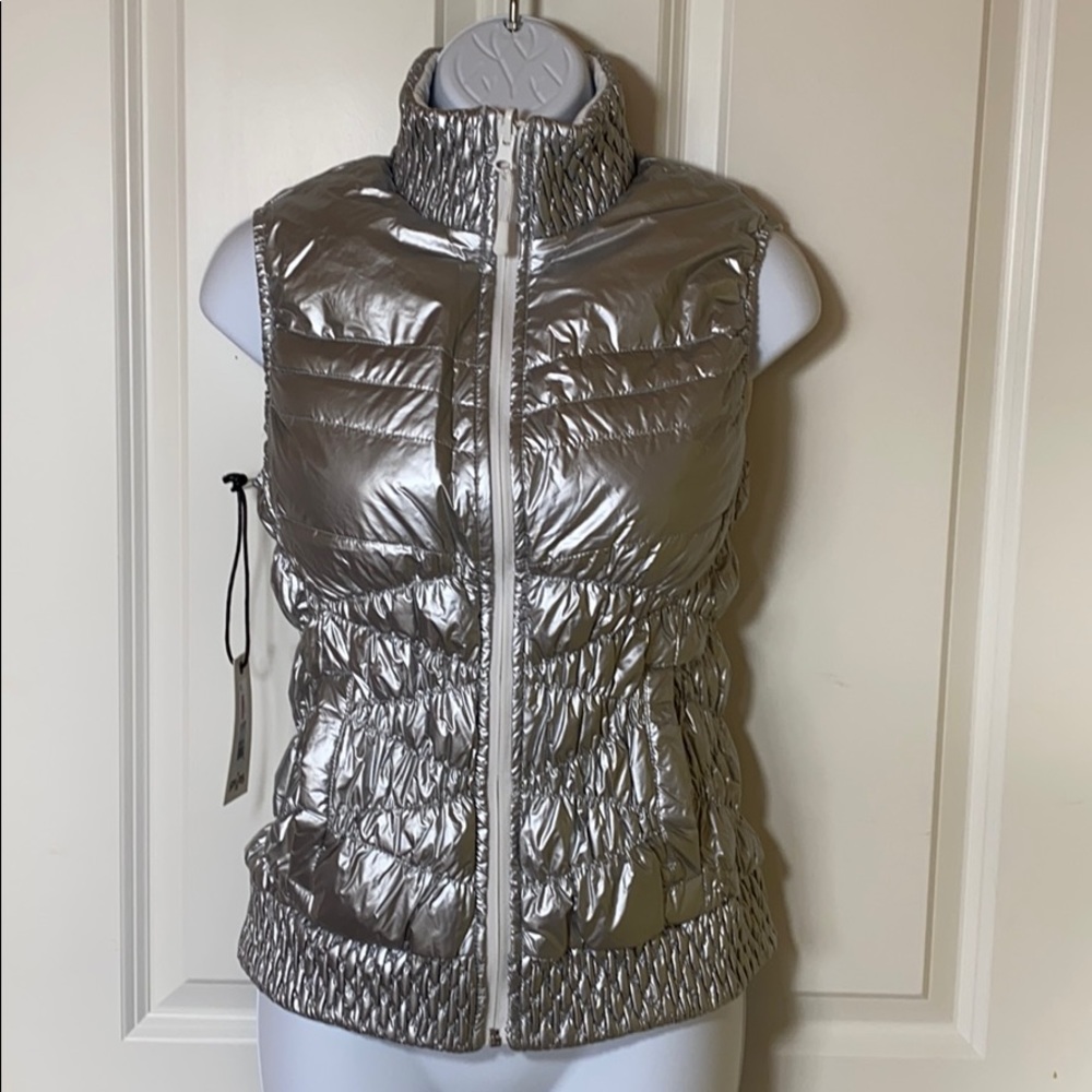 Reversible Vest - Picture 2 of 9